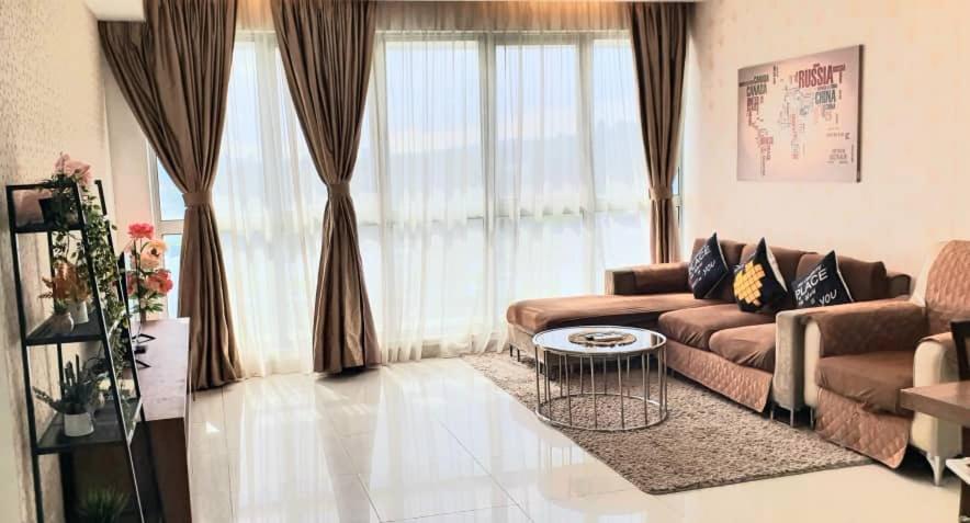 Regalia Suites With Infinity Pool Klcc By Staycation Homes Kuala Lumpur Exteriör bild