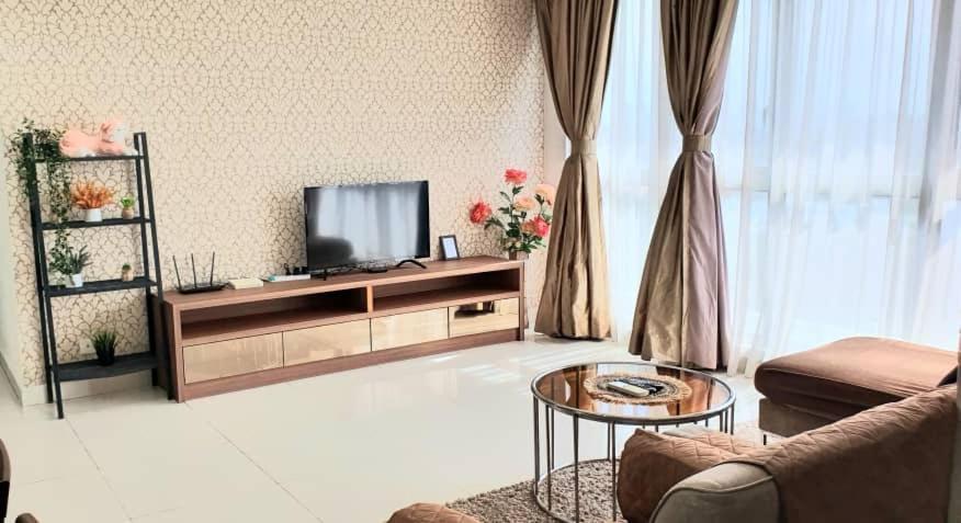Regalia Suites With Infinity Pool Klcc By Staycation Homes Kuala Lumpur Exteriör bild
