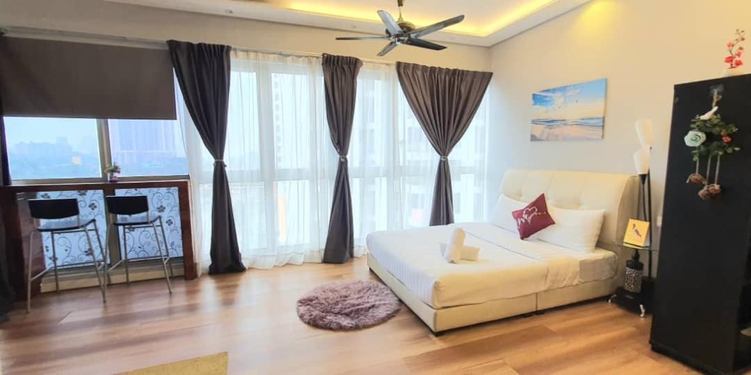 Regalia Suites With Infinity Pool Klcc By Staycation Homes Kuala Lumpur Exteriör bild