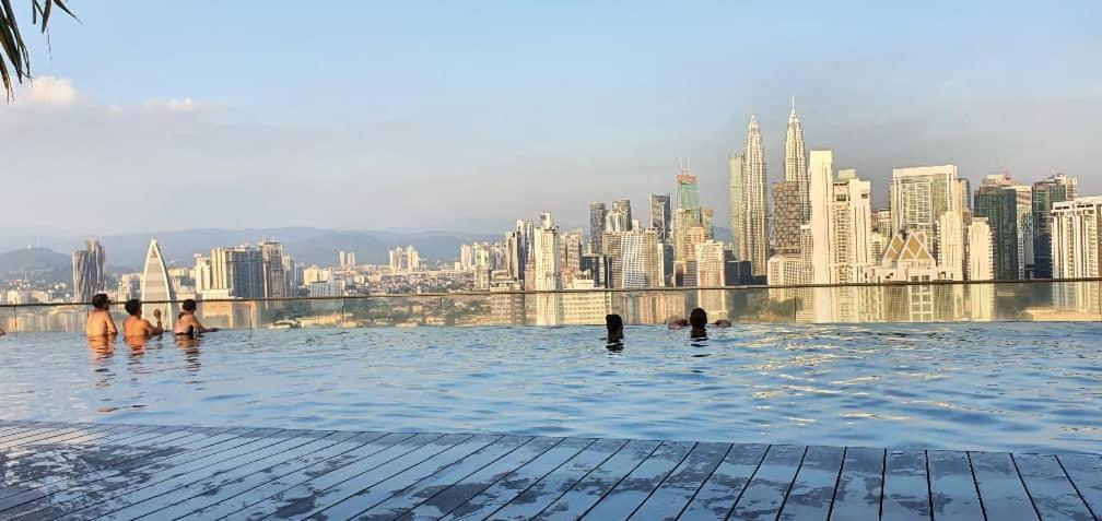 Regalia Suites With Infinity Pool Klcc By Staycation Homes Kuala Lumpur Exteriör bild