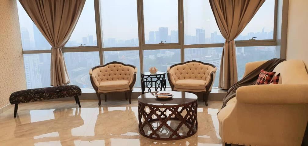 Regalia Suites With Infinity Pool Klcc By Staycation Homes Kuala Lumpur Exteriör bild