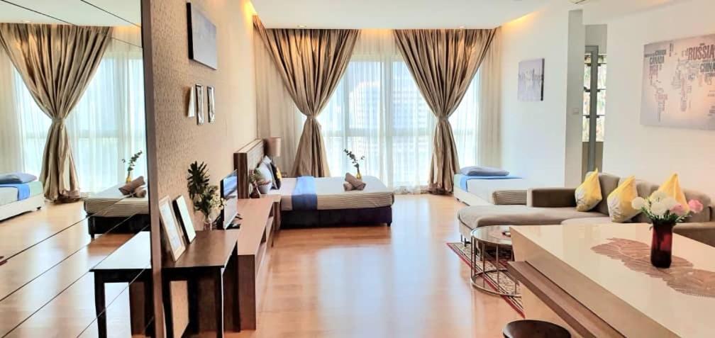 Regalia Suites With Infinity Pool Klcc By Staycation Homes Kuala Lumpur Exteriör bild