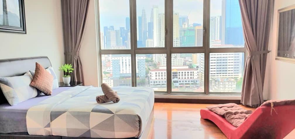Regalia Suites With Infinity Pool Klcc By Staycation Homes Kuala Lumpur Exteriör bild